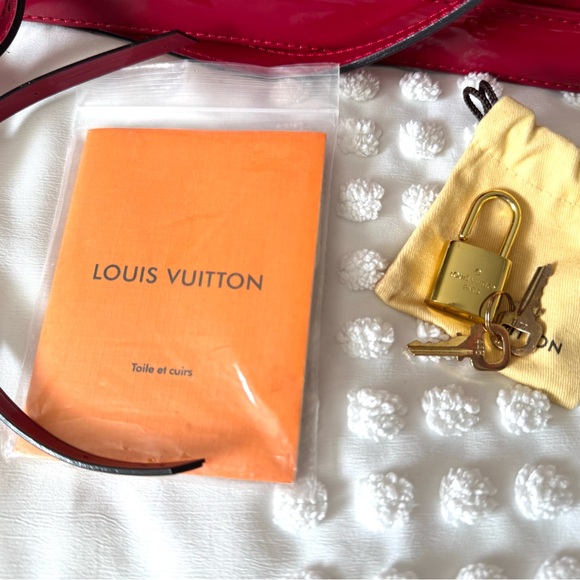Authentic Louis Vuitton Monogram Vernis Alma Satchel - Picture 2 of 16